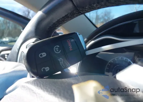 2015 Chrysler 200 C z USA, uszkodzony, nr VIN 1C3CCCEG7FN673976